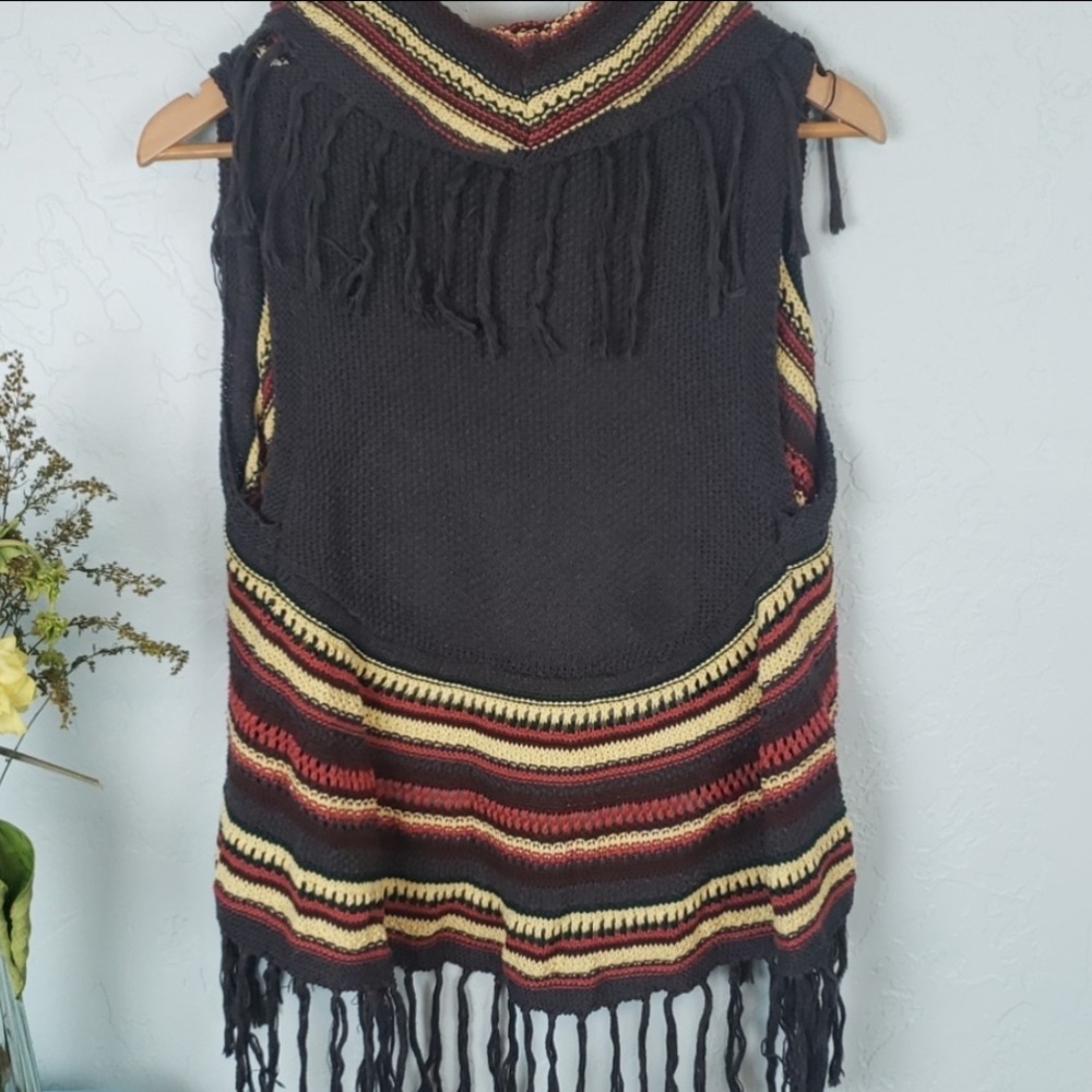Cecico bohemian vest with fringe nwot - Picture 2 of 5